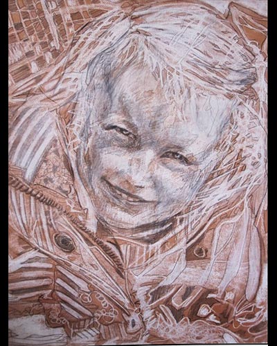 Laeticia - crayon & acrylique & vernis 